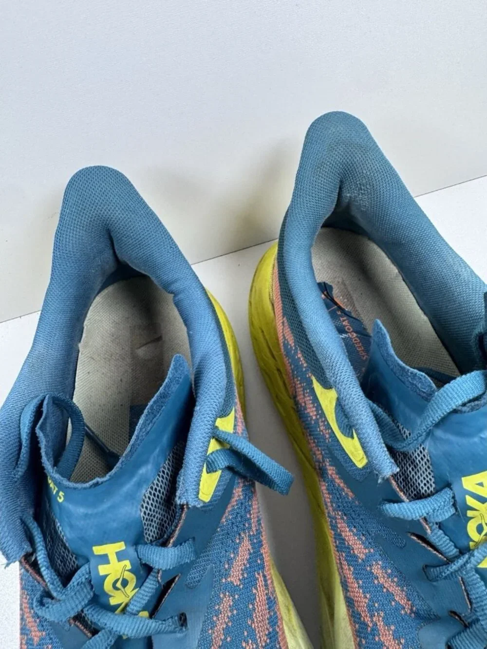Hoka Speedgoat 5 Men's 12 12D Blue Coral/ Evening Primrose Trail Shoes 1123157